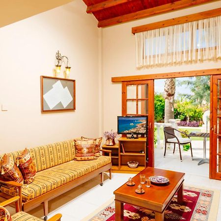 Almond Holiday Village Kyrenia  Extérieur photo